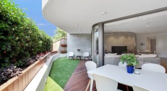 Luxury Spacious and Sunny Garden Designer Apartment