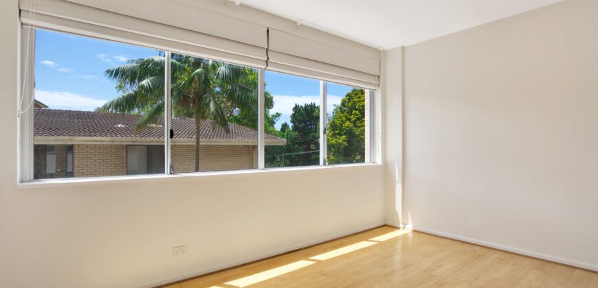 Stylish Renovated Apartment with Leafy Outlook, Undercover Parking