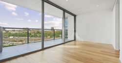 Luxury Executive Apartment with Gorgeous City Views, Storage Cage Included